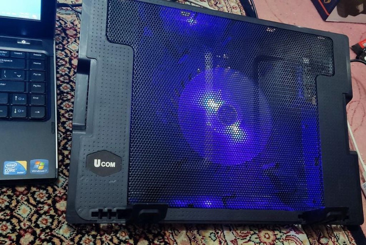 پایه خنک کننده لپ تاپ